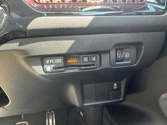 シビック RS ワンオーナー 純正フロアマット ホンダコネクトディスプレイ Bカメラ BOSEサウンドシステム ホンダセンシング パワーシート シートヒーター フルLEDヘッドランプ  純正18インチAW(15枚目)