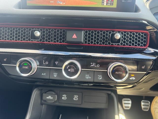 シビック RS ワンオーナー 純正フロアマット ホンダコネクトディスプレイ Bカメラ BOSEサウンドシステム ホンダセンシング パワーシート シートヒーター フルLEDヘッドランプ  純正18インチAW(20枚目)