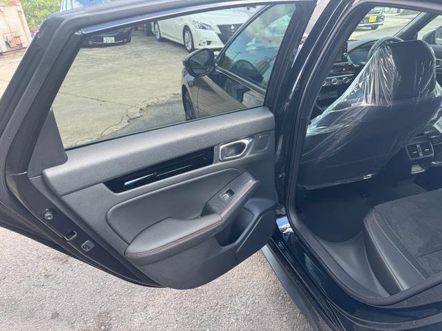 シビック RS ワンオーナー 純正フロアマット ホンダコネクトディスプレイ Bカメラ BOSEサウンドシステム ホンダセンシング パワーシート シートヒーター フルLEDヘッドランプ  純正18インチAW(27枚目)