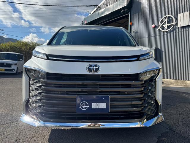 ヴォクシー Ｓ－Ｚ　ワンオーナー　禁煙車　１０．５インチＤＡ　プロジェクター式ＬＥＤヘッドランプ　１３．２型後席モニター　純正フロアマット　Ｂカメラ　ドラレコ　両側パワースライドドア　純正１７インチＡＷ（6枚目）