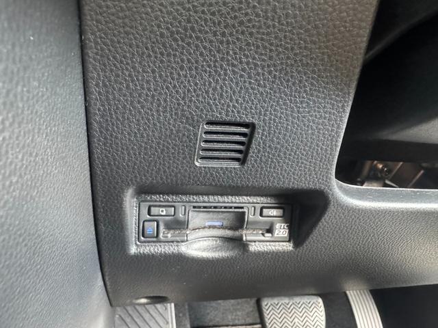 ヴォクシー Ｓ－Ｚ　ワンオーナー　禁煙車　１０．５インチＤＡ　プロジェクター式ＬＥＤヘッドランプ　１３．２型後席モニター　純正フロアマット　Ｂカメラ　ドラレコ　両側パワースライドドア　純正１７インチＡＷ（22枚目）