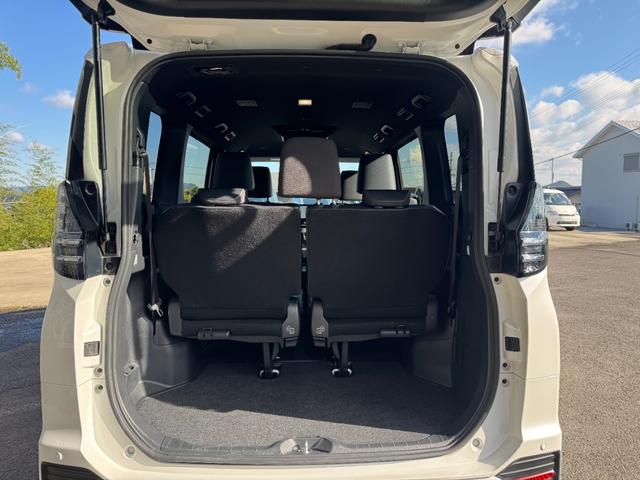 ヴォクシー Ｓ－Ｚ　ワンオーナー　禁煙車　１０．５インチＤＡ　プロジェクター式ＬＥＤヘッドランプ　１３．２型後席モニター　純正フロアマット　Ｂカメラ　ドラレコ　両側パワースライドドア　純正１７インチＡＷ（30枚目）