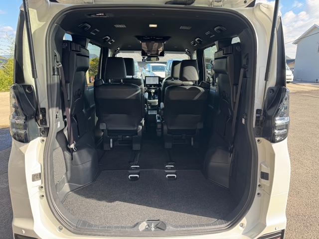 ヴォクシー Ｓ－Ｚ　ワンオーナー　禁煙車　１０．５インチＤＡ　プロジェクター式ＬＥＤヘッドランプ　１３．２型後席モニター　純正フロアマット　Ｂカメラ　ドラレコ　両側パワースライドドア　純正１７インチＡＷ（31枚目）