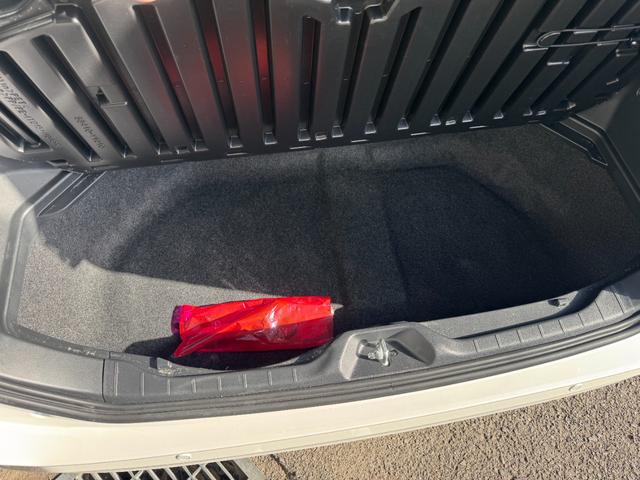 ヴォクシー Ｓ－Ｚ　ワンオーナー　禁煙車　１０．５インチＤＡ　プロジェクター式ＬＥＤヘッドランプ　１３．２型後席モニター　純正フロアマット　Ｂカメラ　ドラレコ　両側パワースライドドア　純正１７インチＡＷ（32枚目）