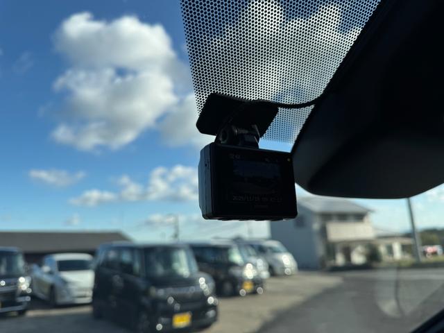 ヴォクシー Ｓ－Ｚ　ワンオーナー　禁煙車　１０．５インチＤＡ　プロジェクター式ＬＥＤヘッドランプ　１３．２型後席モニター　純正フロアマット　Ｂカメラ　ドラレコ　両側パワースライドドア　純正１７インチＡＷ（36枚目）