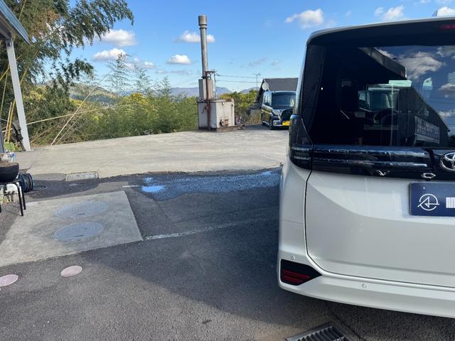 ヴォクシー Ｓ－Ｚ　ワンオーナー　禁煙車　１０．５インチＤＡ　プロジェクター式ＬＥＤヘッドランプ　１３．２型後席モニター　純正フロアマット　Ｂカメラ　ドラレコ　両側パワースライドドア　純正１７インチＡＷ（43枚目）