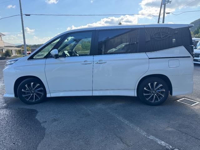 ヴォクシー Ｓ－Ｚ　ワンオーナー　禁煙車　１０．５インチＤＡ　プロジェクター式ＬＥＤヘッドランプ　１３．２型後席モニター　純正フロアマット　Ｂカメラ　ドラレコ　両側パワースライドドア　純正１７インチＡＷ（46枚目）