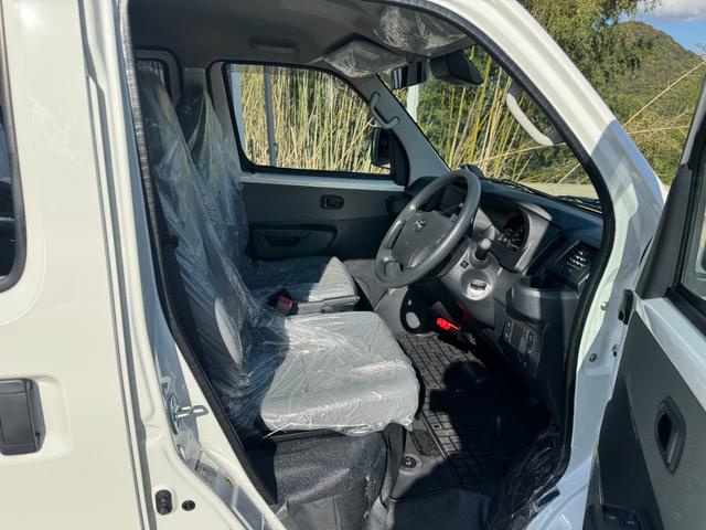 タウンエースバン ＧＬ　登録済未使用車　純正フロアマット　純正バイザー　スマートアシスト　コーナーセンサー　アイドリングストップ　マルチインフォメーションディスプレイ　キーレス　ＬＥＤヘッドランプ／クリアランスランプ（8枚目）