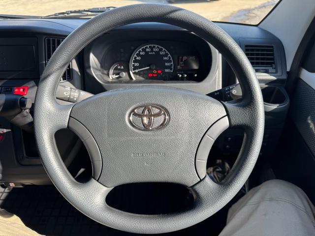 タウンエースバン ＧＬ　登録済未使用車　純正フロアマット　純正バイザー　スマートアシスト　コーナーセンサー　アイドリングストップ　マルチインフォメーションディスプレイ　キーレス　ＬＥＤヘッドランプ／クリアランスランプ（10枚目）