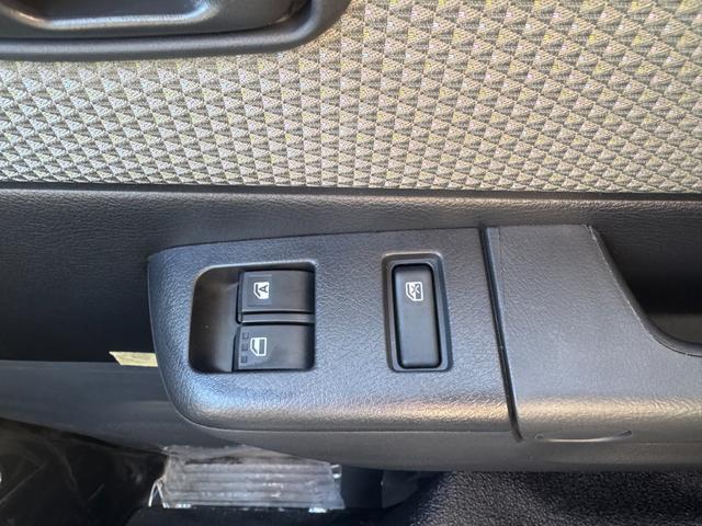 タウンエースバン ＧＬ　登録済未使用車　純正フロアマット　純正バイザー　スマートアシスト　コーナーセンサー　アイドリングストップ　マルチインフォメーションディスプレイ　キーレス　ＬＥＤヘッドランプ／クリアランスランプ（14枚目）