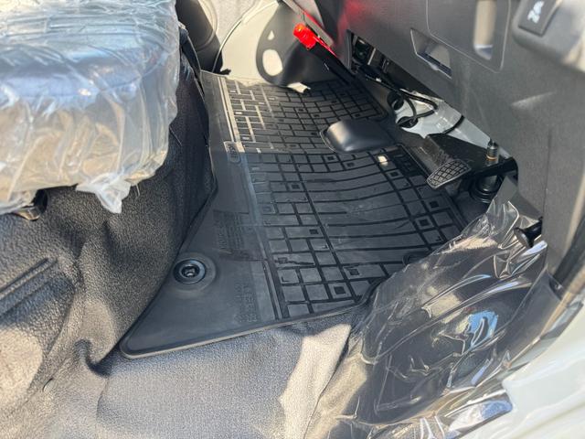 タウンエースバン ＧＬ　登録済未使用車　純正フロアマット　純正バイザー　スマートアシスト　コーナーセンサー　アイドリングストップ　マルチインフォメーションディスプレイ　キーレス　ＬＥＤヘッドランプ／クリアランスランプ（15枚目）