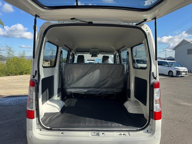タウンエースバン ＧＬ　登録済未使用車　純正フロアマット　純正バイザー　スマートアシスト　コーナーセンサー　アイドリングストップ　マルチインフォメーションディスプレイ　キーレス　ＬＥＤヘッドランプ／クリアランスランプ（18枚目）