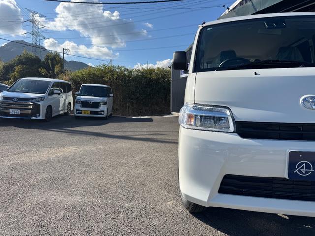 タウンエースバン ＧＬ　登録済未使用車　純正フロアマット　純正バイザー　スマートアシスト　コーナーセンサー　アイドリングストップ　マルチインフォメーションディスプレイ　キーレス　ＬＥＤヘッドランプ／クリアランスランプ（23枚目）