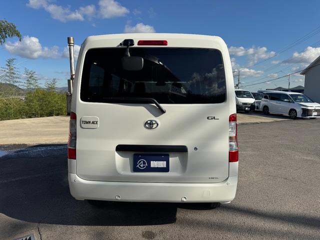 タウンエースバン ＧＬ　登録済未使用車　純正フロアマット　純正バイザー　スマートアシスト　コーナーセンサー　アイドリングストップ　マルチインフォメーションディスプレイ　キーレス　ＬＥＤヘッドランプ／クリアランスランプ（27枚目）
