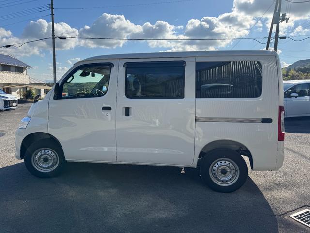 タウンエースバン ＧＬ　登録済未使用車　純正フロアマット　純正バイザー　スマートアシスト　コーナーセンサー　アイドリングストップ　マルチインフォメーションディスプレイ　キーレス　ＬＥＤヘッドランプ／クリアランスランプ（29枚目）