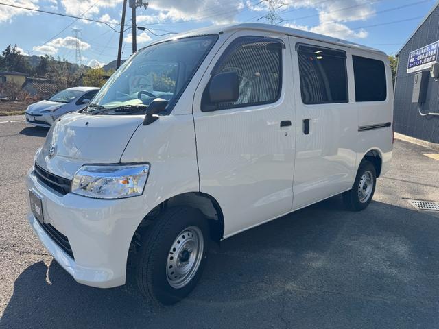 タウンエースバン ＧＬ　登録済未使用車　純正フロアマット　純正バイザー　スマートアシスト　コーナーセンサー　アイドリングストップ　マルチインフォメーションディスプレイ　キーレス　ＬＥＤヘッドランプ／クリアランスランプ（30枚目）