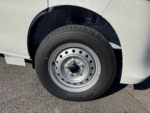 タウンエースバン ＧＬ　登録済未使用車　純正フロアマット　純正バイザー　スマートアシスト　コーナーセンサー　アイドリングストップ　マルチインフォメーションディスプレイ　キーレス　ＬＥＤヘッドランプ／クリアランスランプ（32枚目）