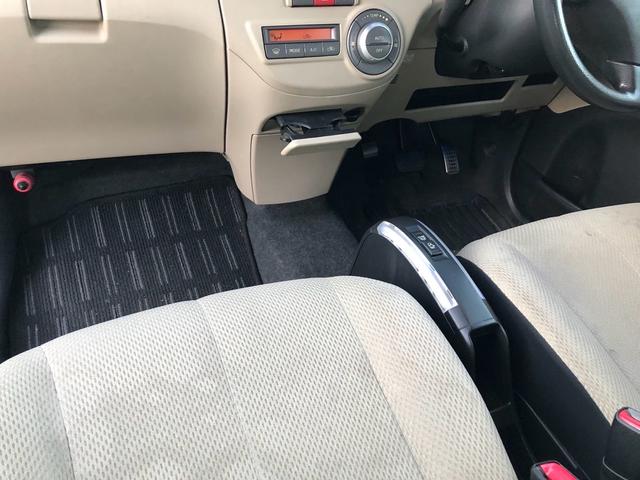 タントエグゼ Ｇ　ナビ　ＴＶ　スマートキー　オートエアコン　オーバーヘッドコンソール（4枚目）