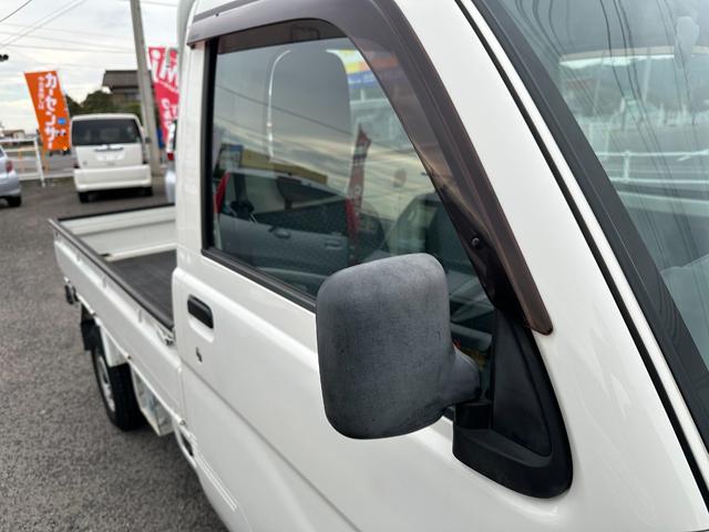 車両のポイントを写真で詳しくご紹介しています。ご質問はスタッフまでどうぞ。ご購入後は定期点検や整備など、しっかりサポートいたしますのでご安心ください。