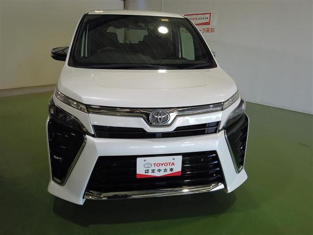 ヴォクシー ＺＳ　煌　地上デジタル　ＴＳＳ　両側パワードア　アイドリングストップ車　パワーウィンド　横滑防止　１オーナ　ＤＶＤ可　盗難防止装置　スマートエントリー　Ｂカメラ　ＬＥＤヘッドライト　メモリーナビ　３列シート（3枚目）