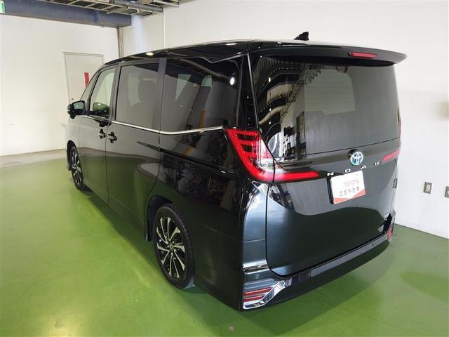 ノア ハイブリッドS-Z 横滑り防止機能 エアバッグ オートクルーズコントロール 地デジ 両側自動ドア ダブルエアコン スマートエントリー LEDランプ バックモニター メモリナビ 3列シート ETC付き ABS キーレス(2枚目)