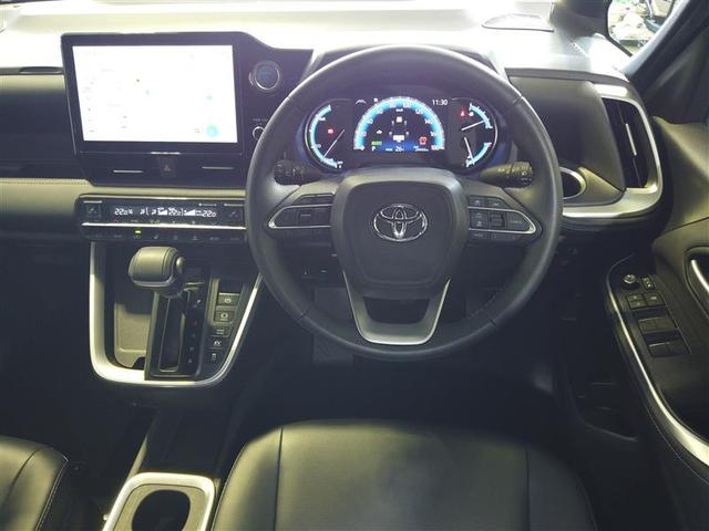 ノア ハイブリッドS-Z 横滑り防止機能 エアバッグ オートクルーズコントロール 地デジ 両側自動ドア ダブルエアコン スマートエントリー LEDランプ バックモニター メモリナビ 3列シート ETC付き ABS キーレス(4枚目)