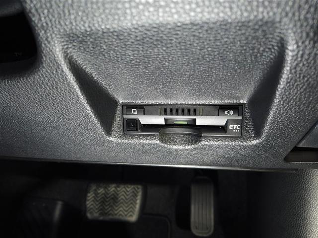 ヤリスクロス ハイブリッドＺ　インテリジェントキー　アルミホイル　ＬＥＤライト　１オ－ナ－　リアカメラ　クルーズコントロール　横滑り防止システム　ＴＶ　電動シ－ト　パワステ　オートエアコン　キーフリー　イモビライザ　ＥＴＣ付き（14枚目）