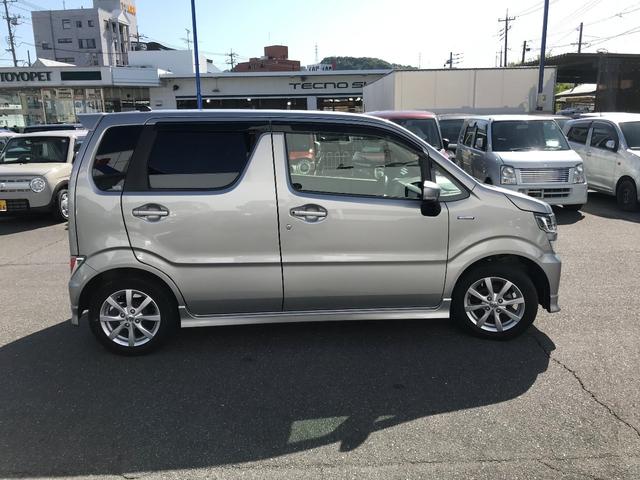 ハイブリッドFZ 7インチナビ・ハイブリッド・禁煙車・アイドリングストップ・フォグランプ・キーレスプッシュスタート・スマートキー・LEDヘッドライト・オートライト・フルオートエアコン・純正アルミホイール(4枚目)