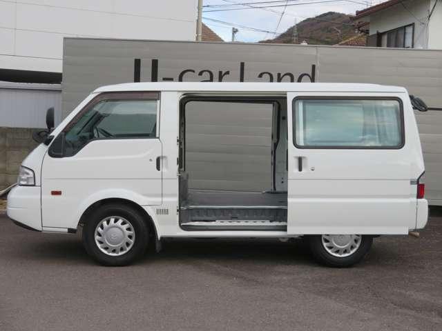 ボンゴバン １．８　ＤＸ　低床　１．１５ｔ　２名　シングルタイヤ仕様　ロールーフ　エアコン　ＣＤオーディオ　パワステ　パワーウィンドウ　メモリーナビ　バックカメラ　キーレス　ＥＴＣ　ＡＢＳ　Ｗエアバッグ　純正フロアマット（18枚目）