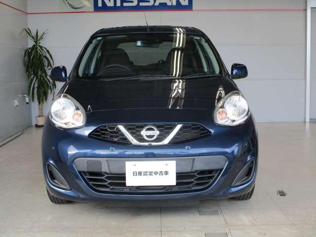 日産らしさを引き立てるＶモーショングリル。