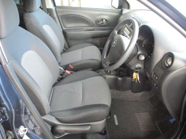 内外装は専門業者でクリーニング済み。