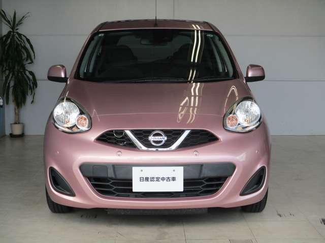 日産らしさを引き立てるＶモーショングリル。