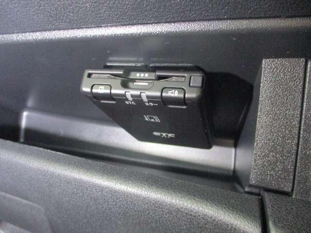 高速道路の料金所もスムーズに通過できるＥＴＣ。