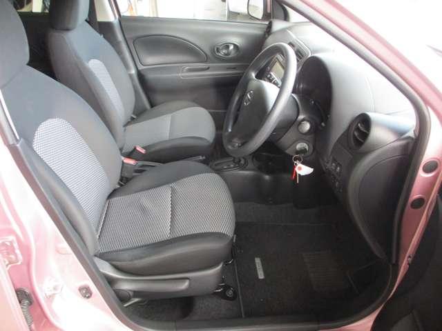 内外装は専門業者でクリーニング済み。