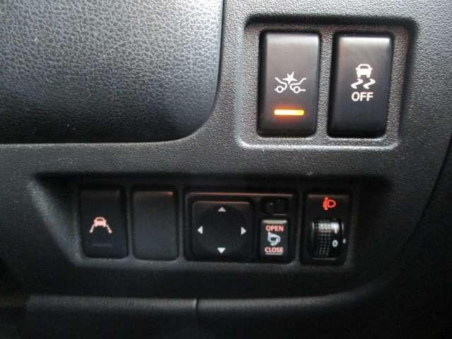 サイドミラー開閉調整スイッチ。横滑り防止装置。マニュアル式ヘッドライトレベライザー。レーンキープスイッチ。