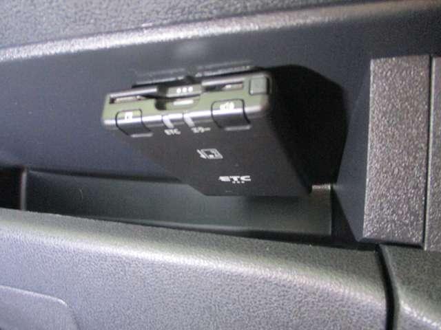 高速道路の料金所もスムーズに通過できるＥＴＣ。