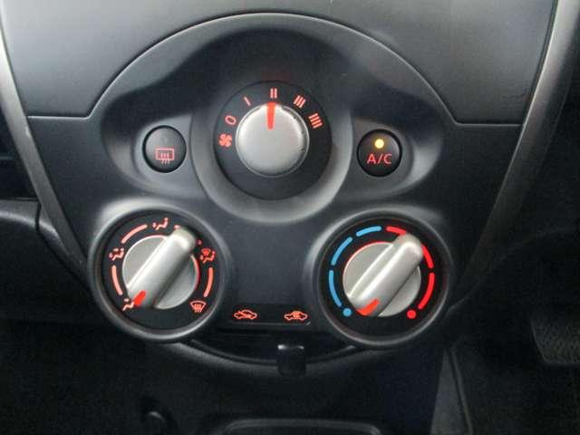 マニュアル式クーラーは丸く集まっているので操作し易いです。