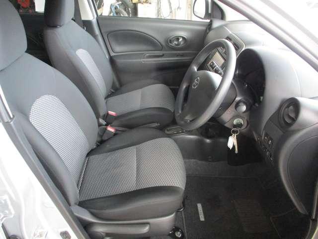 内外装は専門業者でクリーニング済み。