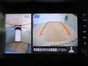 アラウンドビューモニター搭載。車体を4方向のカメラで「上から見下ろしたような映像」を映します。車庫入れが苦手な方も映像サポートでラクラク駐車できます。