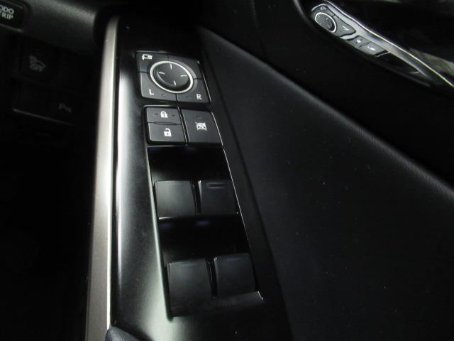 ＩＳ ＩＳ３００ｈ　フルセグ　メモリーナビ　ＤＶＤ再生　ミュージックプレイヤー接続可　バックカメラ　ＥＴＣ　ＬＥＤヘッドランプ　ワンオーナー（22枚目）