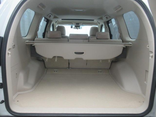 トランクルームも広々！多くの荷物を載せていただけます