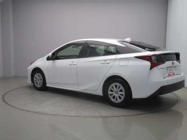 プリウス Ｓ　フルセグ　メモリーナビ　ＤＶＤ再生　ミュージックプレイヤー接続可　バックカメラ　衝突被害軽減システム　ＥＴＣ　ドラレコ　ＬＥＤヘッドランプ　記録簿（4枚目）