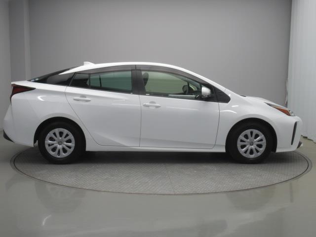 プリウス Ｓ　フルセグ　メモリーナビ　ＤＶＤ再生　ミュージックプレイヤー接続可　バックカメラ　衝突被害軽減システム　ＥＴＣ　ドラレコ　ＬＥＤヘッドランプ　記録簿（7枚目）