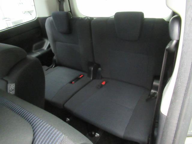 ヴォクシー Ｘ　メモリーナビ　ミュージックプレイヤー接続可　バックカメラ　衝突被害軽減システム　電動スライドドア　ＬＥＤヘッドランプ　乗車定員８人（12枚目）