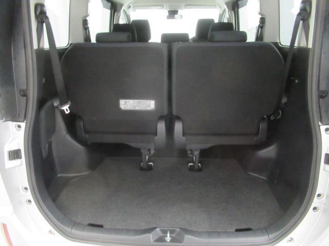 ヴォクシー Ｘ　メモリーナビ　ミュージックプレイヤー接続可　バックカメラ　衝突被害軽減システム　電動スライドドア　ＬＥＤヘッドランプ　乗車定員８人（13枚目）