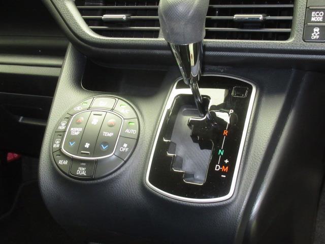 ヴォクシー Ｘ　メモリーナビ　ミュージックプレイヤー接続可　バックカメラ　衝突被害軽減システム　電動スライドドア　ＬＥＤヘッドランプ　乗車定員８人（24枚目）