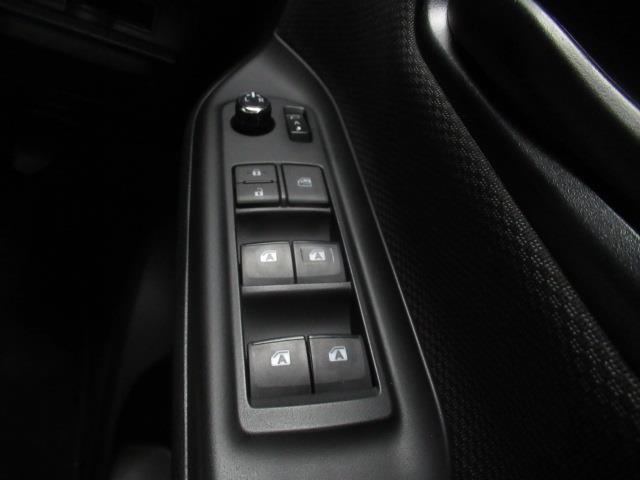 ヴォクシー Ｘ　メモリーナビ　ミュージックプレイヤー接続可　バックカメラ　衝突被害軽減システム　電動スライドドア　ＬＥＤヘッドランプ　乗車定員８人（26枚目）