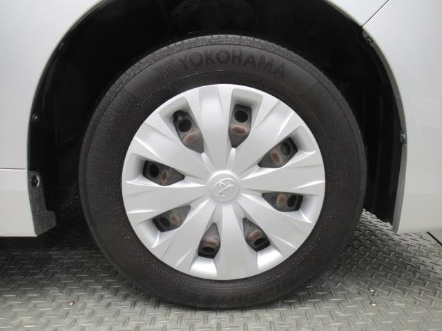 ヴォクシー Ｘ　メモリーナビ　ミュージックプレイヤー接続可　バックカメラ　衝突被害軽減システム　電動スライドドア　ＬＥＤヘッドランプ　乗車定員８人（27枚目）