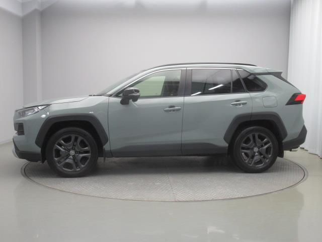 RAV4 アドベンチャー サンルーフ 4WD フルセグ メモリーナビ ミュージックプレイヤー接続可 バックカメラ 衝突被害軽減システム ETC ドラレコ LEDヘッドランプ 記録簿(3枚目)