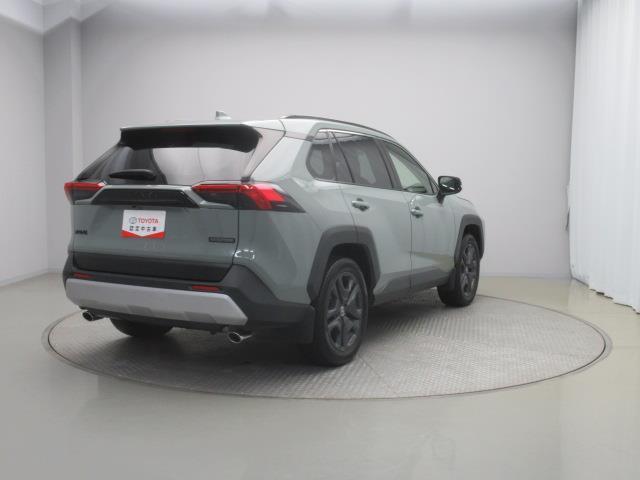 RAV4 アドベンチャー サンルーフ 4WD フルセグ メモリーナビ ミュージックプレイヤー接続可 バックカメラ 衝突被害軽減システム ETC ドラレコ LEDヘッドランプ 記録簿(6枚目)
